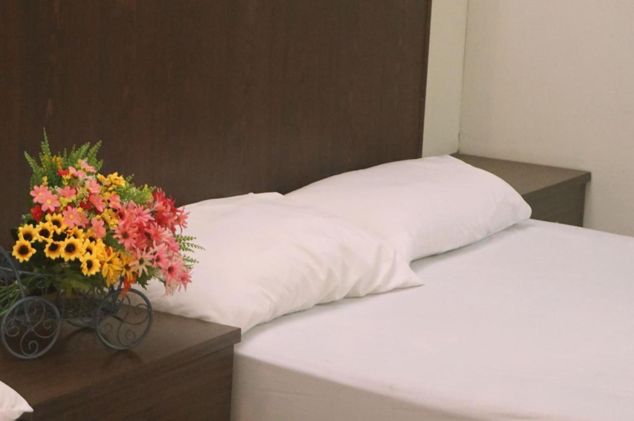 Hua Bin Hotel Yilan Exterior photo
