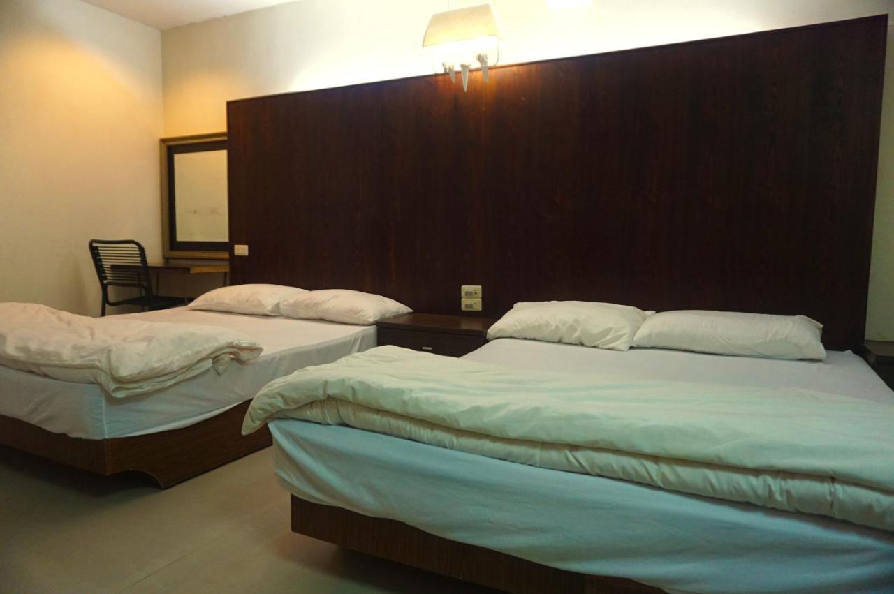 Hua Bin Hotel Yilan Exterior photo
